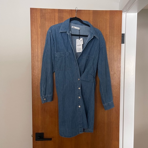 ✨NWT✨ Zara Denim Wrap Dress - Picture 1 of 7